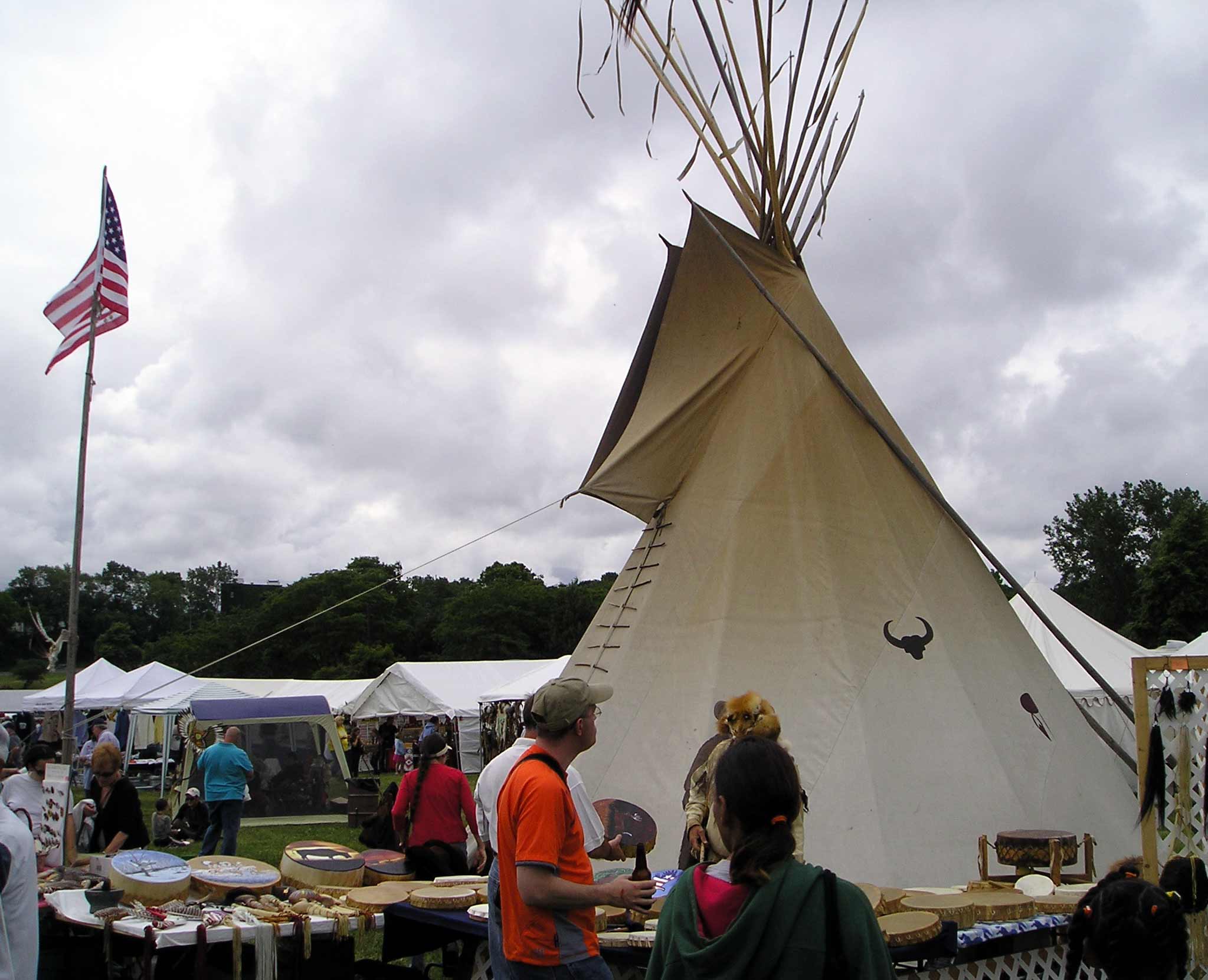 Native American costumes at the Cleveland Powwow